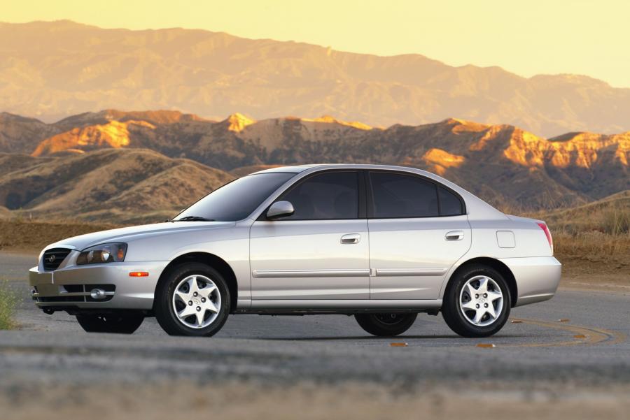  Hyundai Elantra 2004 года  (фото 4 из 17)